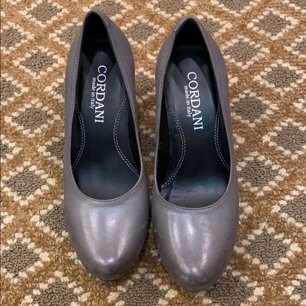 Soft grey cordani leather pumps